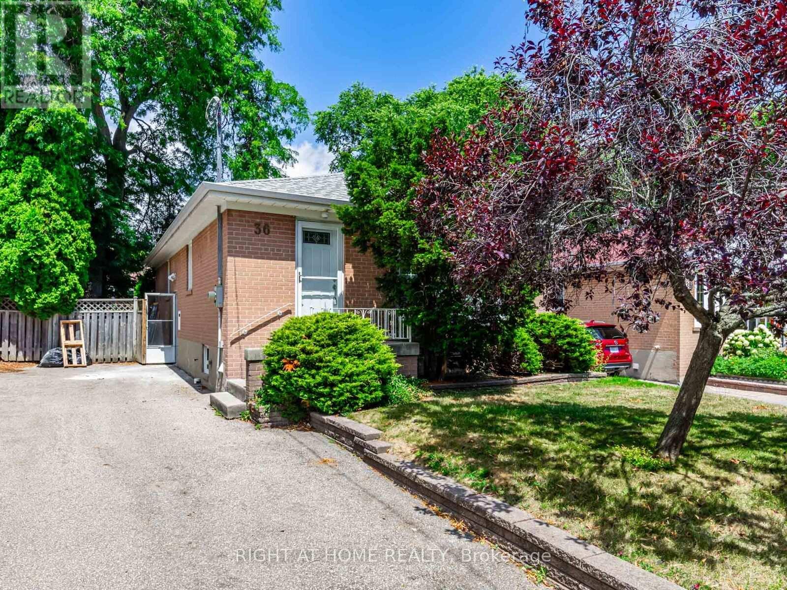 MAIN UNIT - 36 PAR AVENUE, Toronto, Ontario