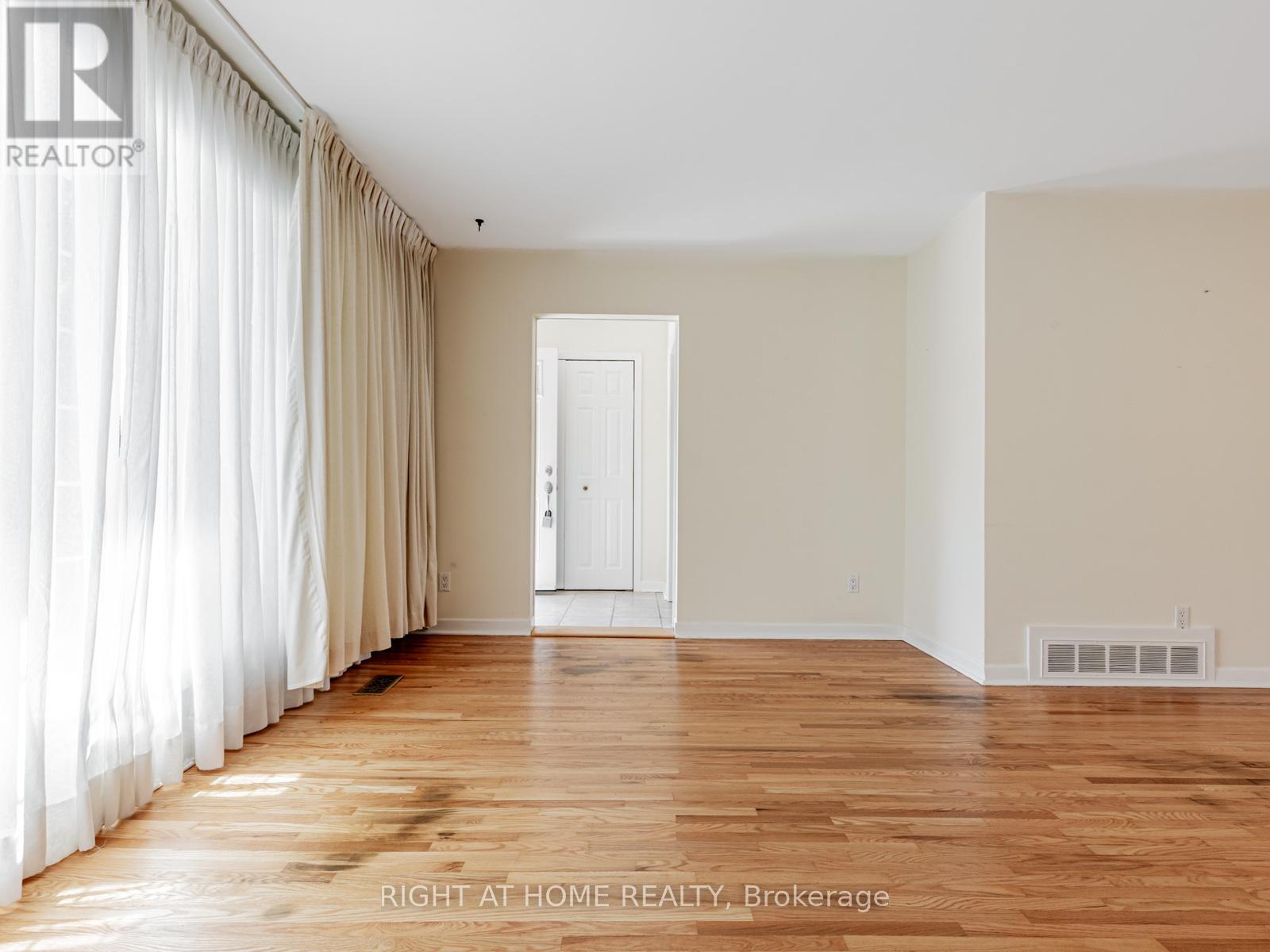 Main Unit - 36 Par Avenue, Toronto, Ontario  M1G 2G4 - Photo 14 - E12854180