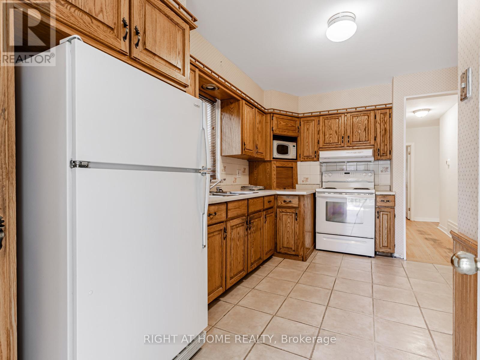 Main Unit - 36 Par Avenue, Toronto, Ontario  M1G 2G4 - Photo 16 - E12854180