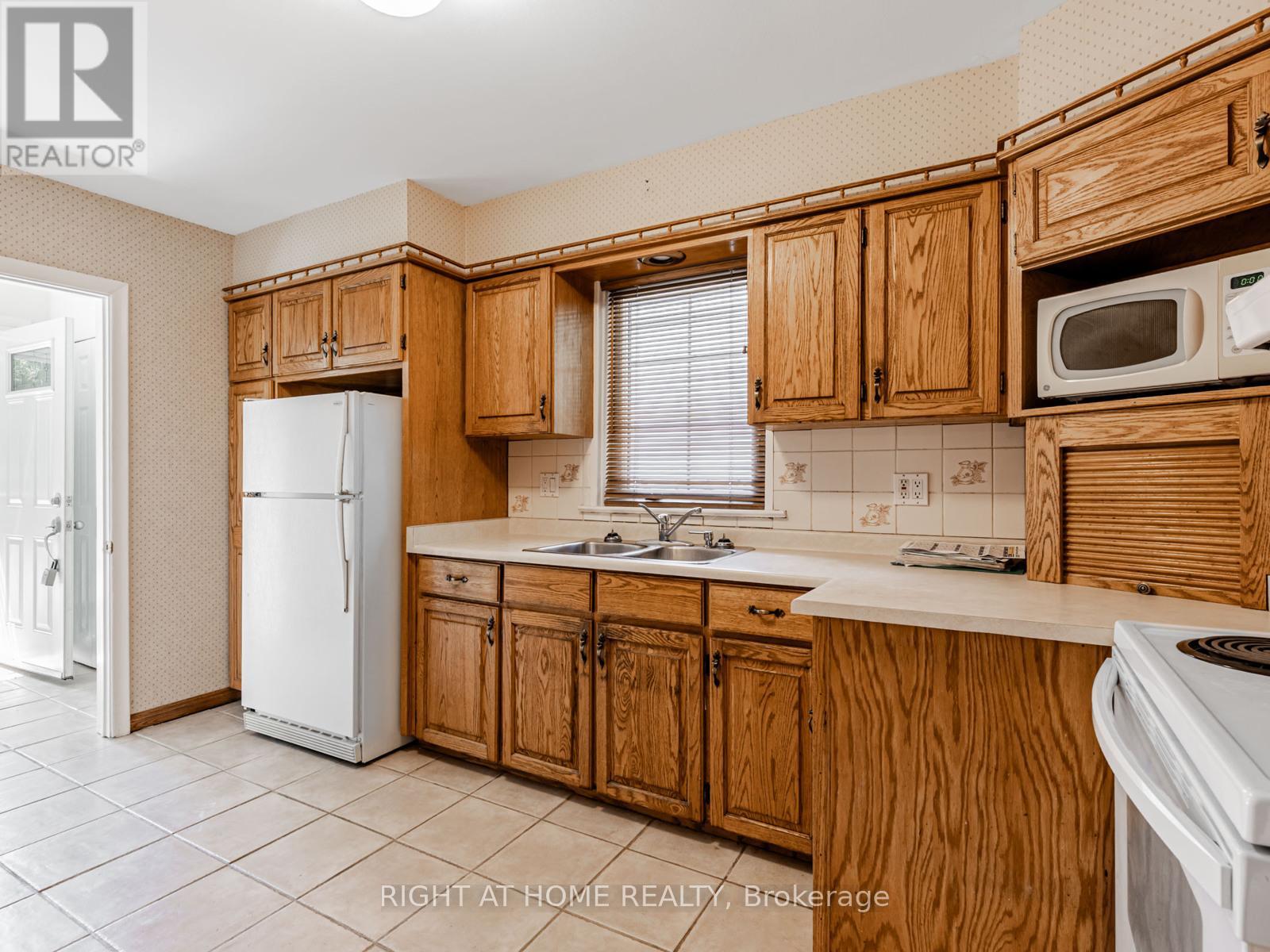 Main Unit - 36 Par Avenue, Toronto, Ontario  M1G 2G4 - Photo 17 - E12854180