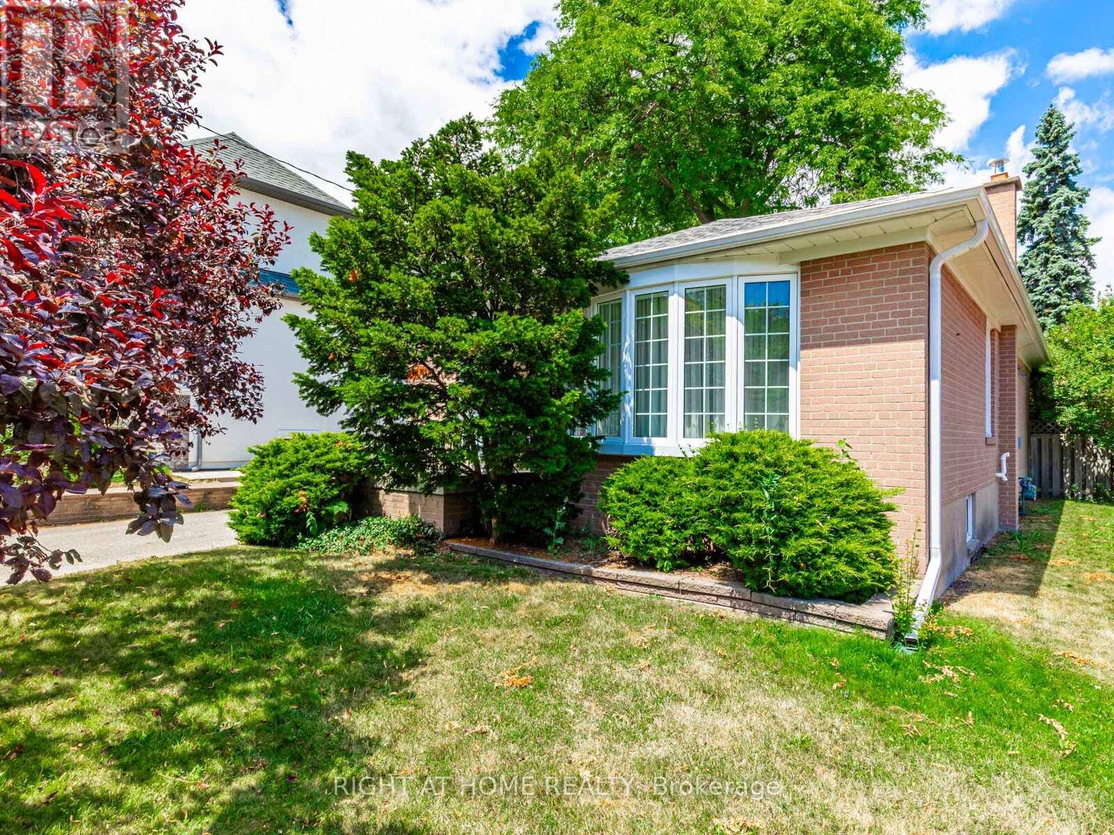 Main Unit - 36 Par Avenue, Toronto, Ontario  M1G 2G4 - Photo 2 - E12854180