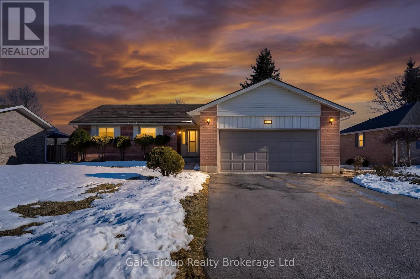 38 Adams Avenue, Tillsonburg, Ontario  N4G 5B3 - Photo 1 - X12854280