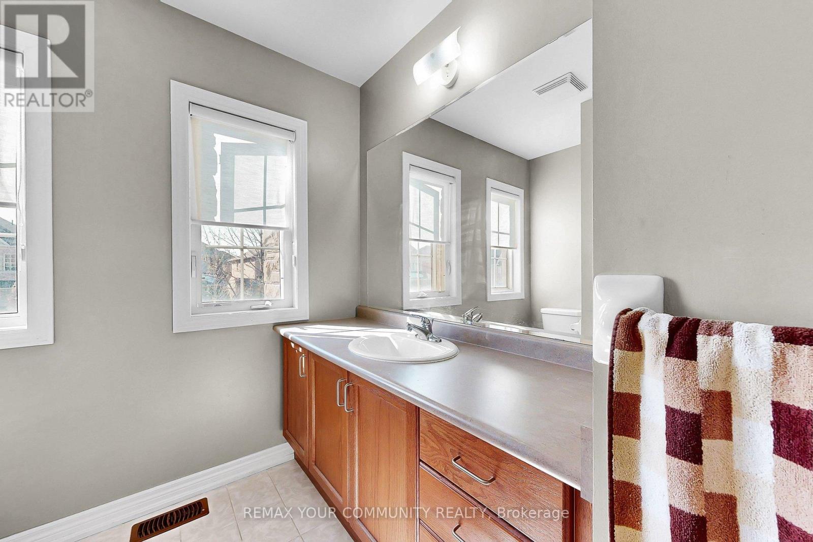 67 Trudeau Drive, Vaughan, Ontario  L4H 0B7 - Photo 25 - N12854054