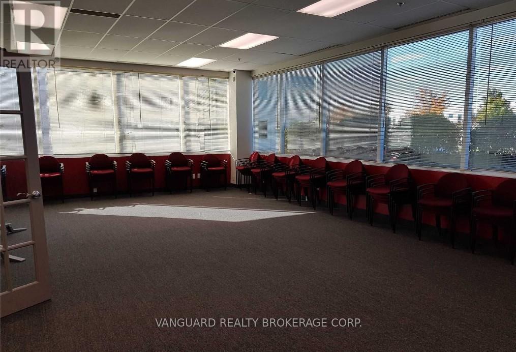 203 - 385 Connie Crescent, Vaughan (Concord), Ontario  L4K 5R2 - Photo 4 - N12854164