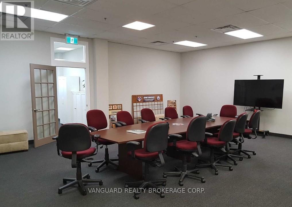 203 - 385 Connie Crescent, Vaughan (Concord), Ontario  L4K 5R2 - Photo 7 - N12854164