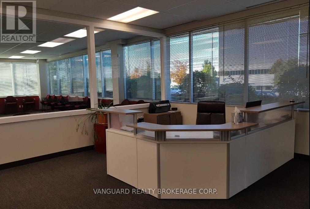 203 - 385 Connie Crescent, Vaughan (Concord), Ontario  L4K 5R2 - Photo 8 - N12854164