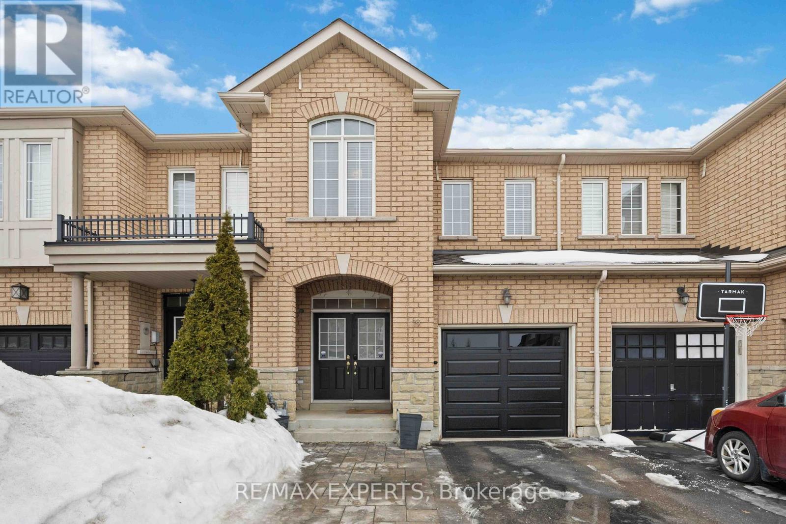 19 SHELBOURNE DRIVE, vaughan (vellore village), Ontario