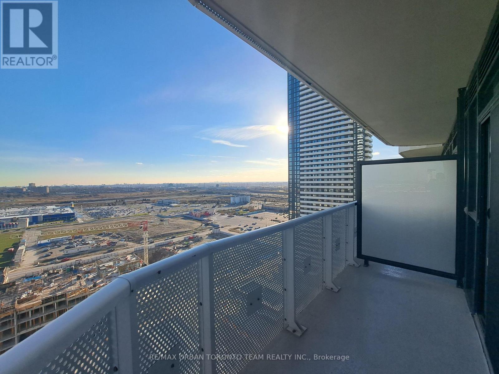 2110 - 8 Interchange Way, Vaughan (Vaughan Corporate Centre), Ontario  L4K 5Z7 - Photo 11 - N12854220