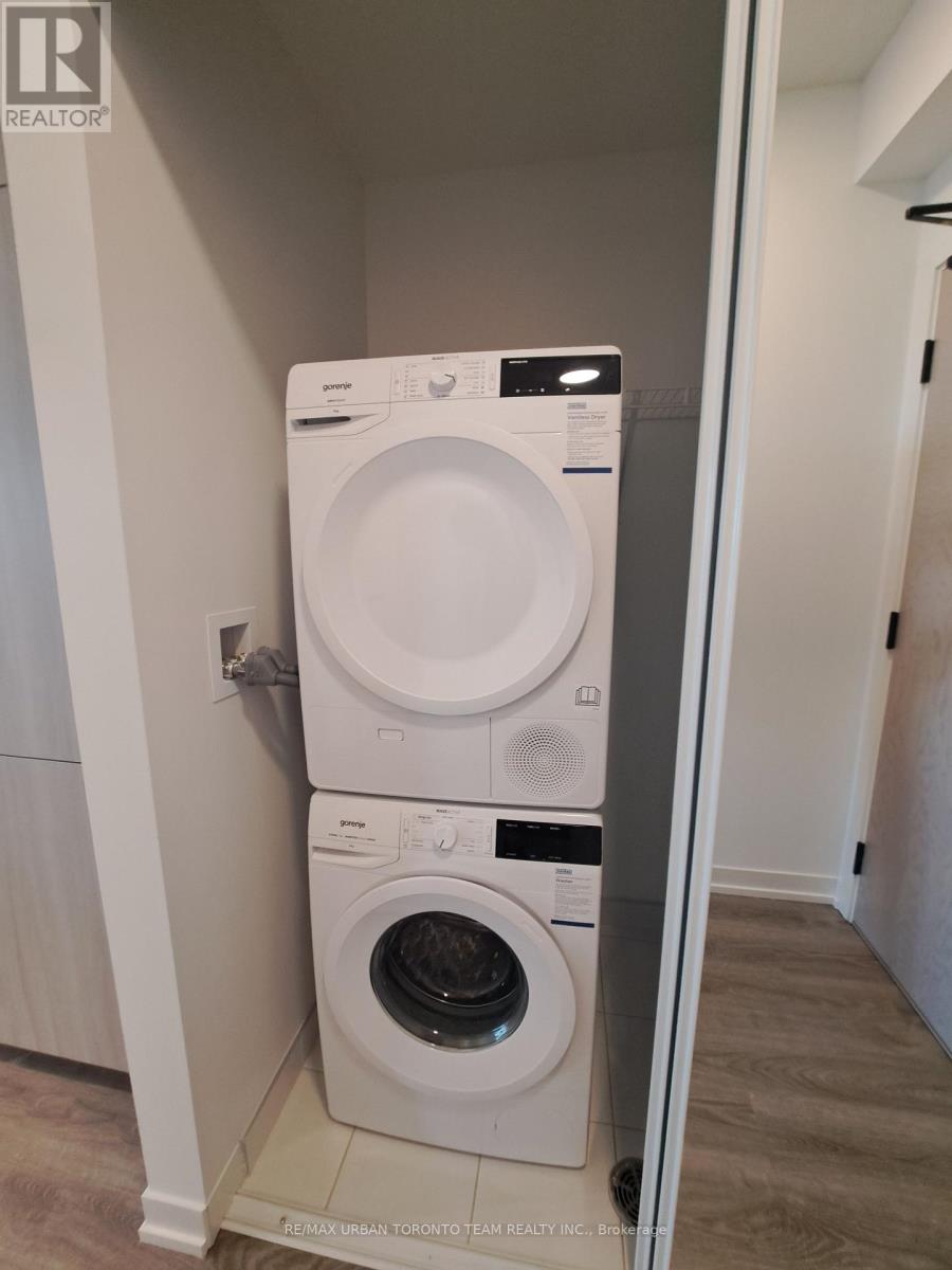 2110 - 8 Interchange Way, Vaughan (Vaughan Corporate Centre), Ontario  L4K 5Z7 - Photo 14 - N12854220