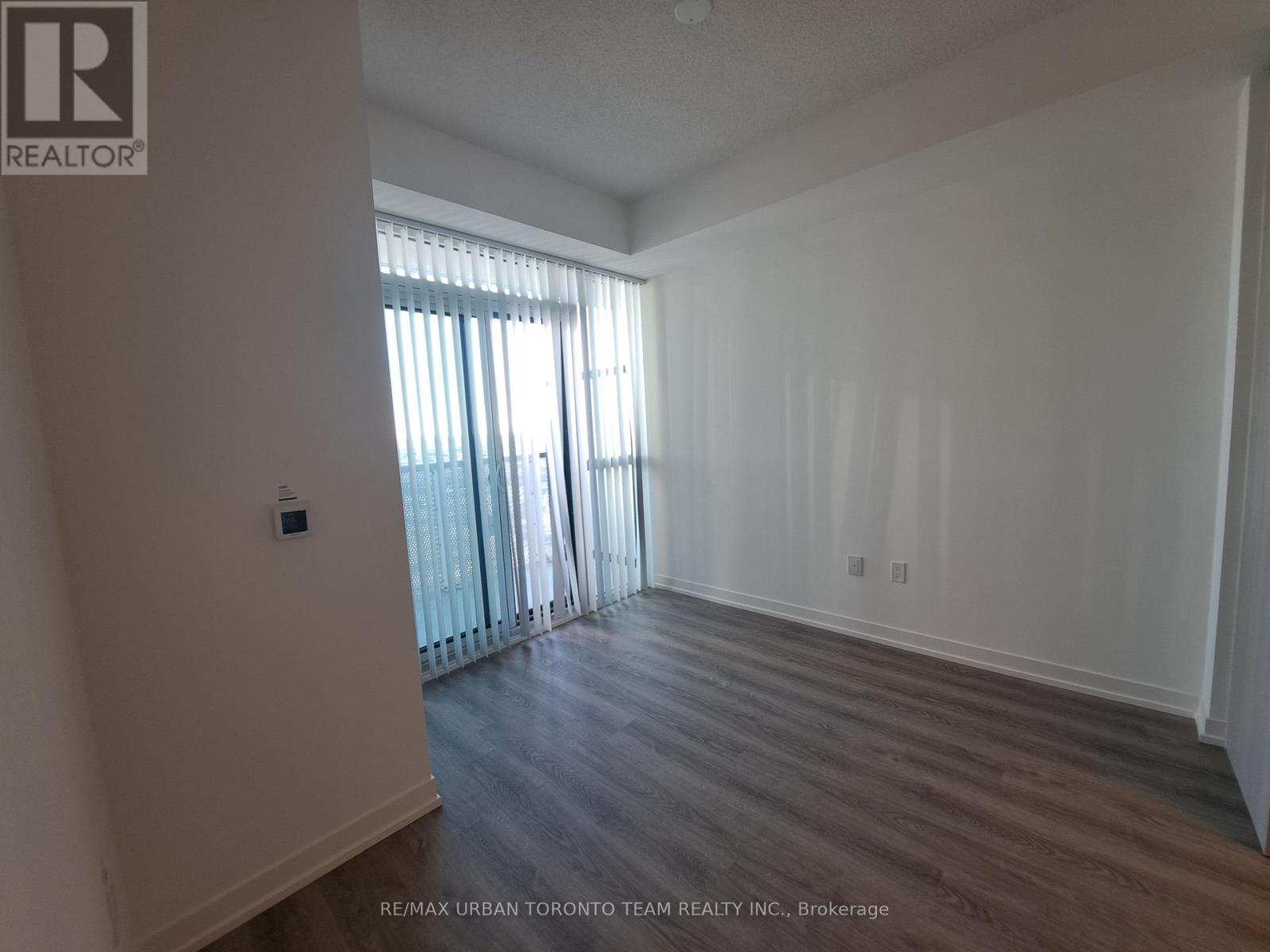 2110 - 8 Interchange Way, Vaughan (Vaughan Corporate Centre), Ontario  L4K 5Z7 - Photo 8 - N12854220