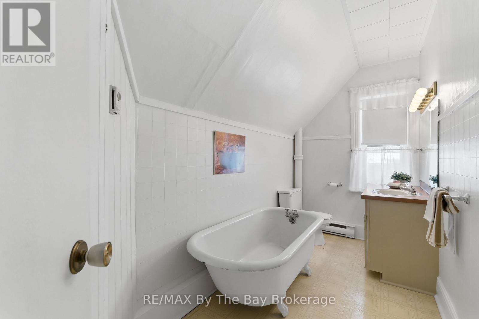 10 Wellington Street E, Clearview, Ontario  L0M 1G0 - Photo 24 - S12853678