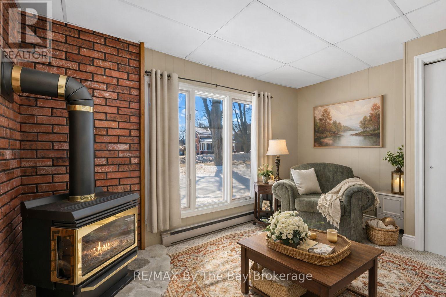 10 Wellington Street E, Clearview, Ontario  L0M 1G0 - Photo 12 - S12853678