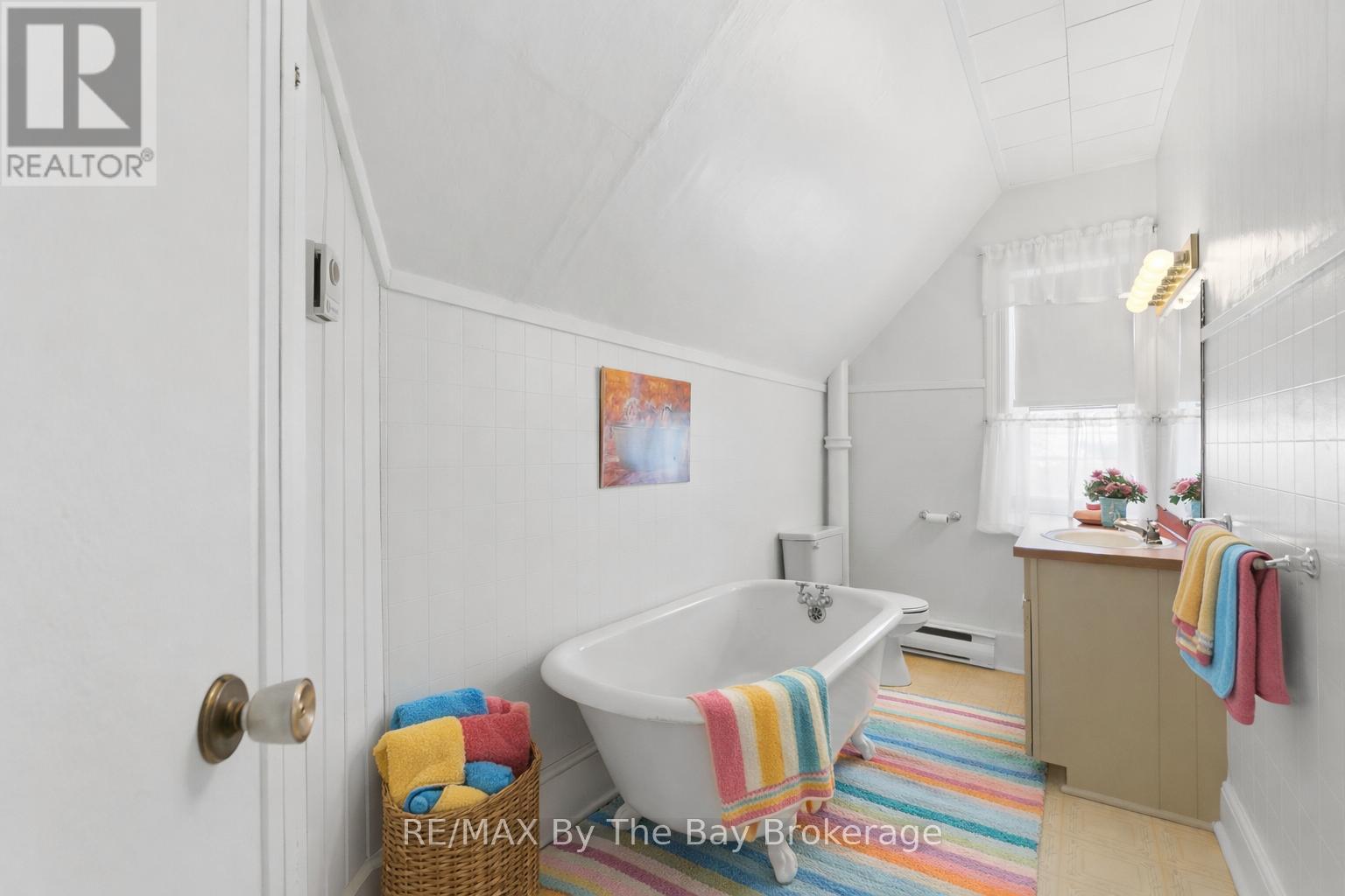 10 Wellington Street E, Clearview, Ontario  L0M 1G0 - Photo 25 - S12853678