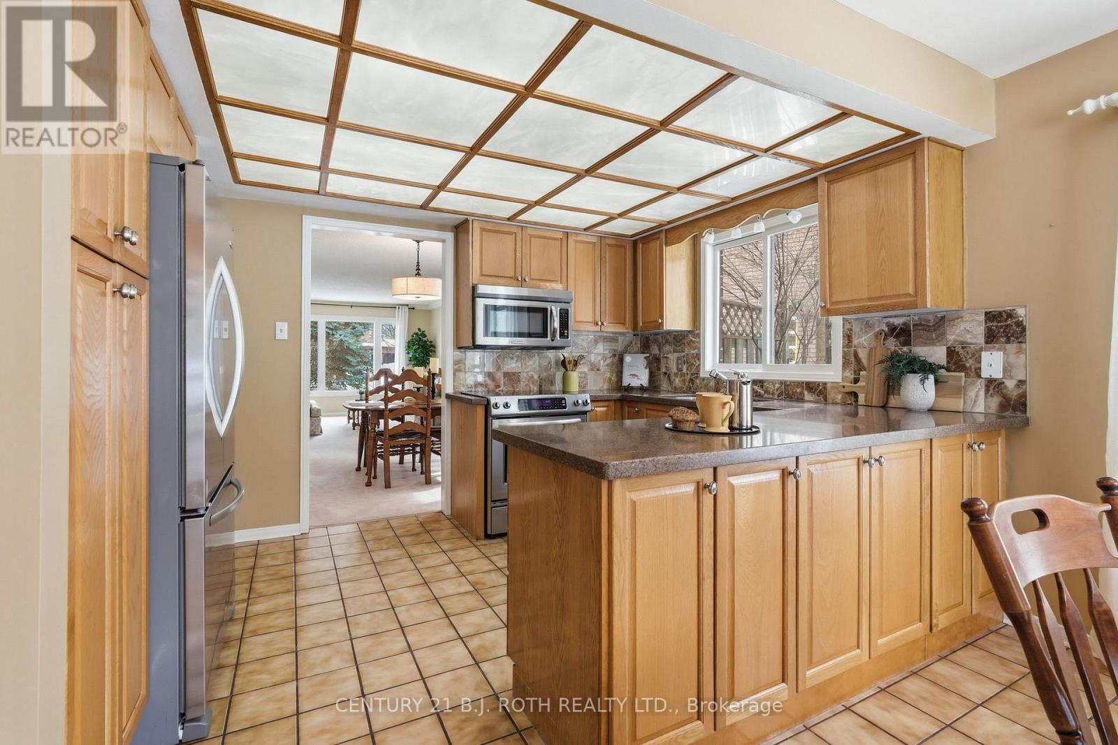 25 Autumn Lane, Barrie, Ontario  L4N 6G8 - Photo 13 - S12853990