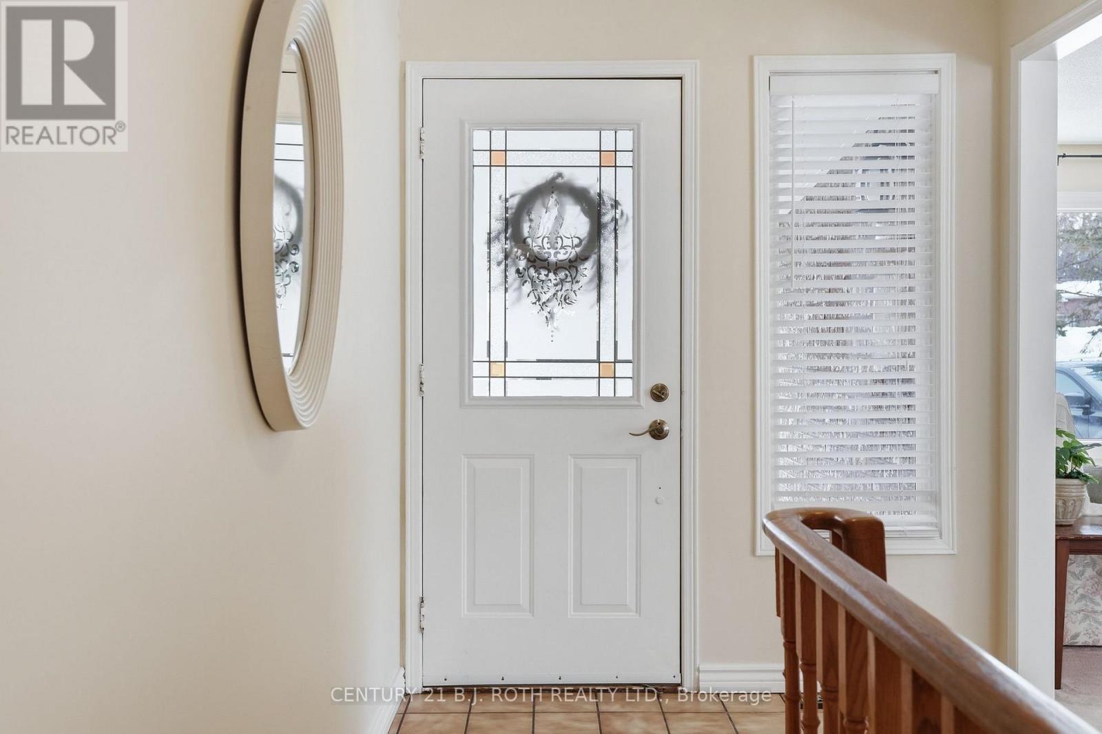 25 Autumn Lane, Barrie, Ontario  L4N 6G8 - Photo 4 - S12853990