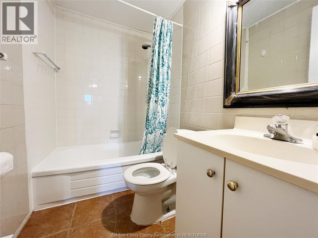 6322 Thornberry Crescent, Windsor, Ontario  N8T 3A2 - Photo 9 - 26004739