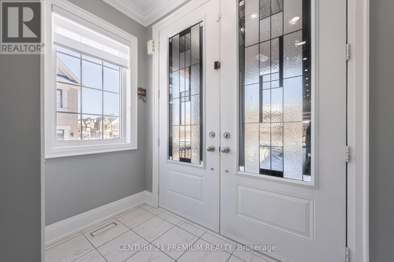 25 Christine Elliott Avenue, Whitby, Ontario  L1P 0B8 - Photo 3 - E12753246