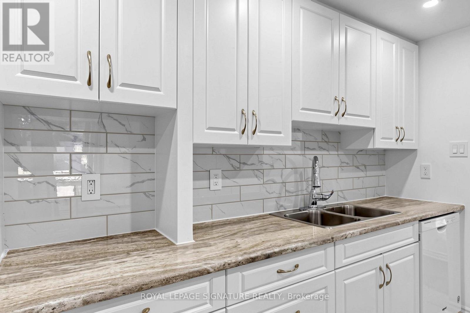 109 - 1535 Diefenbaker Court, Pickering (Town Centre), Ontario  L1V 3W2 - Photo 2 - E12830324