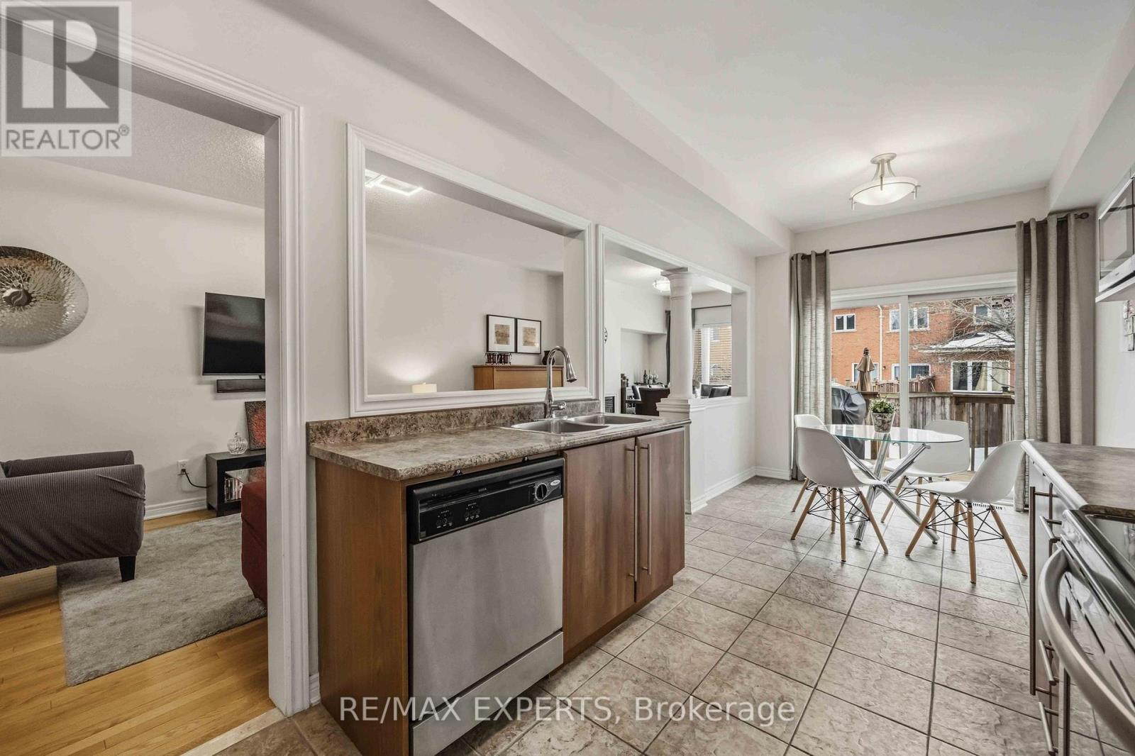 19 Shelbourne Drive, Vaughan (Vellore Village), Ontario  L4H 0K6 - Photo 16 - N12854166