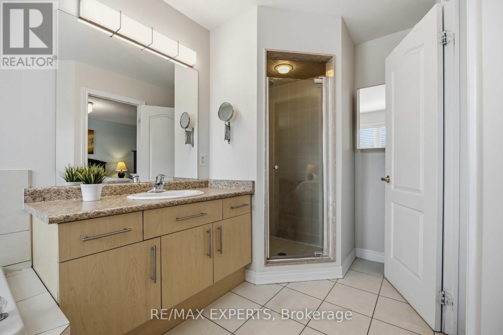 19 Shelbourne Drive, Vaughan (Vellore Village), Ontario  L4H 0K6 - Photo 25 - N12854166