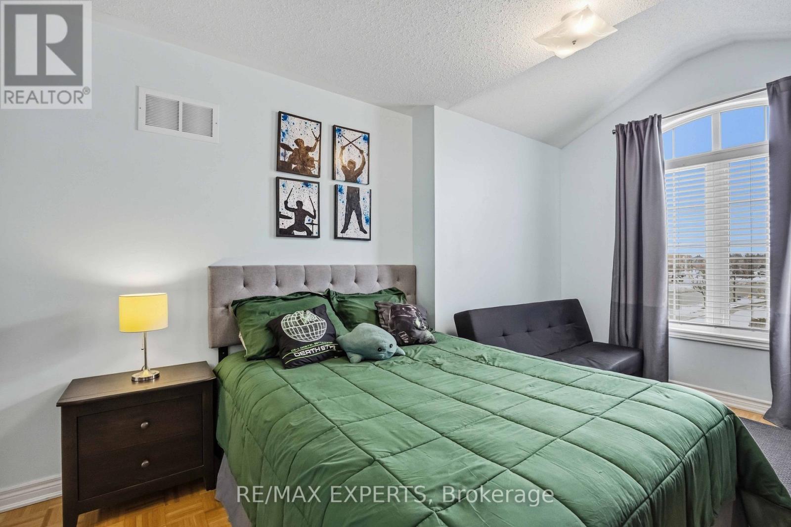 19 Shelbourne Drive, Vaughan (Vellore Village), Ontario  L4H 0K6 - Photo 30 - N12854166