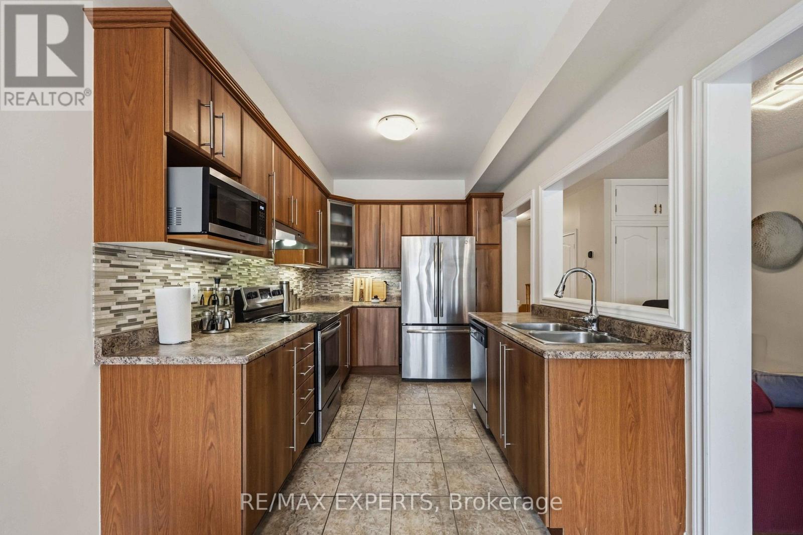 19 Shelbourne Drive, Vaughan (Vellore Village), Ontario  L4H 0K6 - Photo 13 - N12854166