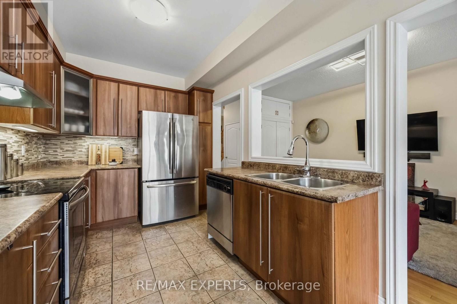 19 Shelbourne Drive, Vaughan (Vellore Village), Ontario  L4H 0K6 - Photo 14 - N12854166