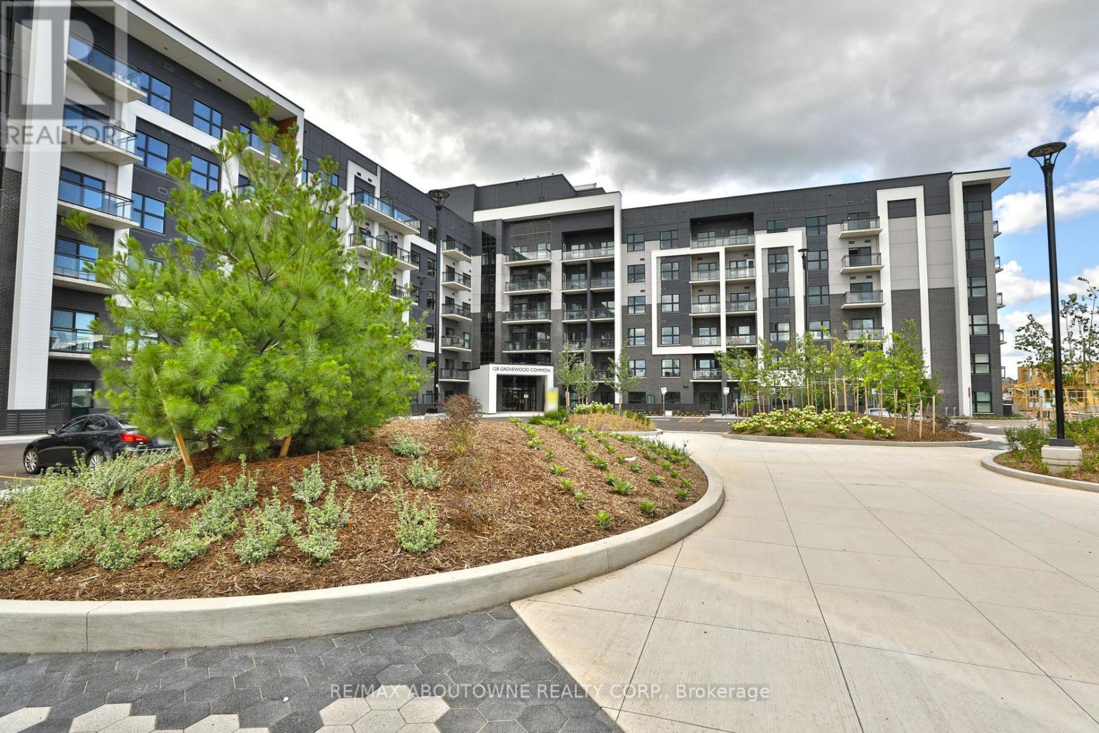 117 - 128 GROVEWOOD COMMON, Oakville, Ontario