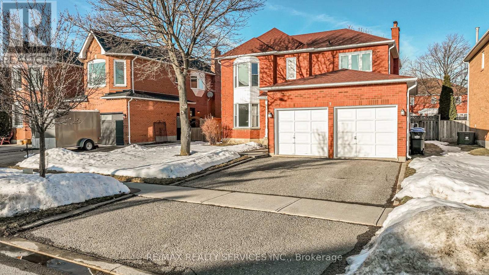 7 Laidlaw Avenue, Brampton, Ontario  L6S 5W1 - Photo 2 - W12854074