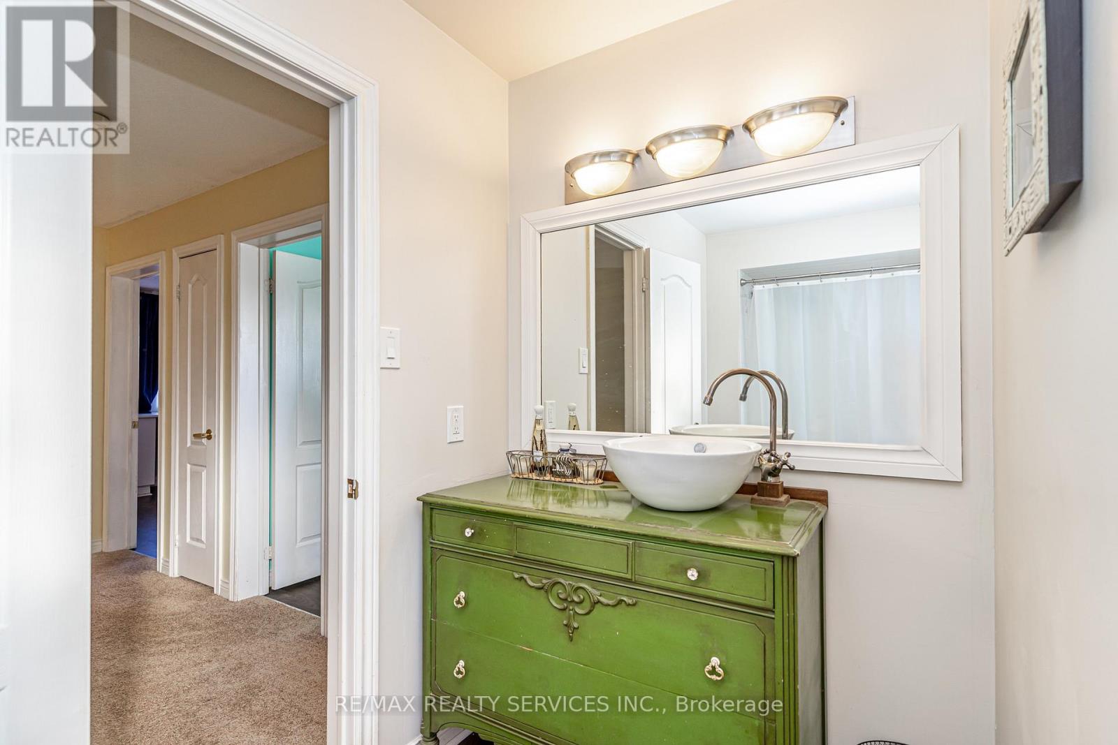 7 Laidlaw Avenue, Brampton, Ontario  L6S 5W1 - Photo 36 - W12854074