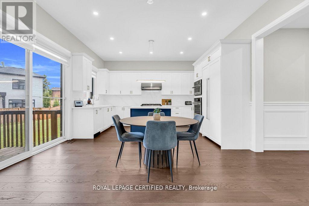 185 Burloak Drive, Oakville, Ontario  L6L 6S7 - Photo 13 - W12854104