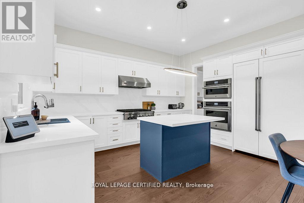 185 Burloak Drive, Oakville, Ontario  L6L 6S7 - Photo 15 - W12854104