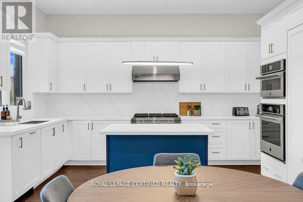 185 Burloak Drive, Oakville, Ontario  L6L 6S7 - Photo 16 - W12854104