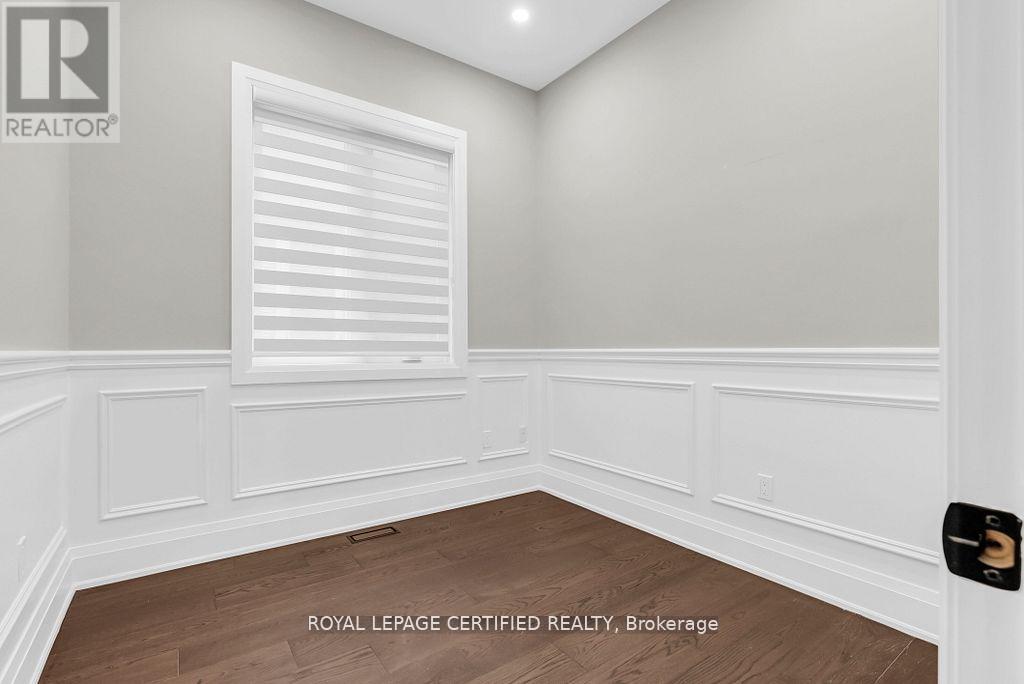 185 Burloak Drive, Oakville, Ontario  L6L 6S7 - Photo 19 - W12854104