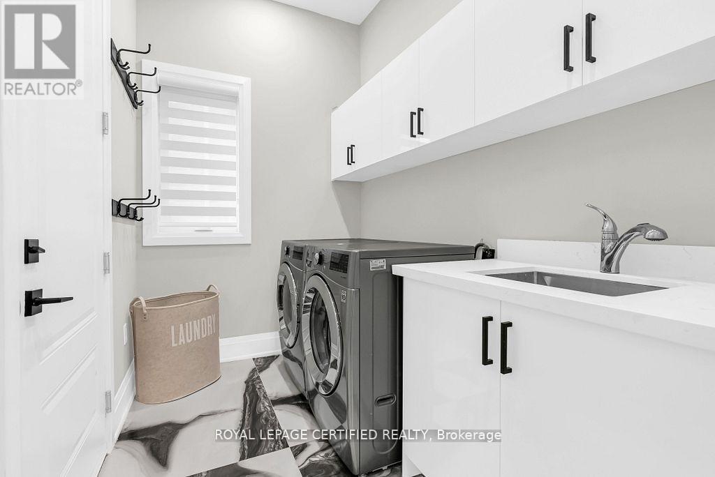 185 Burloak Drive, Oakville, Ontario  L6L 6S7 - Photo 20 - W12854104