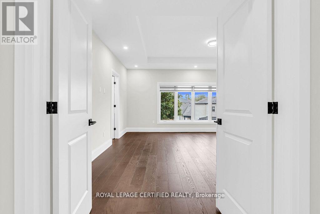 185 Burloak Drive, Oakville, Ontario  L6L 6S7 - Photo 26 - W12854104