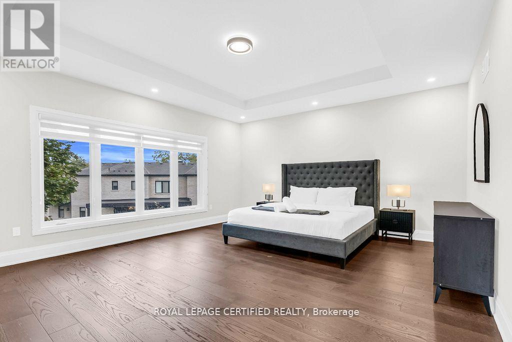 185 Burloak Drive, Oakville, Ontario  L6L 6S7 - Photo 27 - W12854104