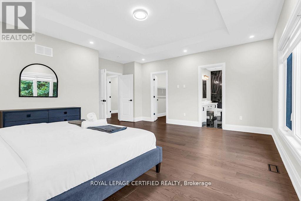 185 Burloak Drive, Oakville, Ontario  L6L 6S7 - Photo 29 - W12854104