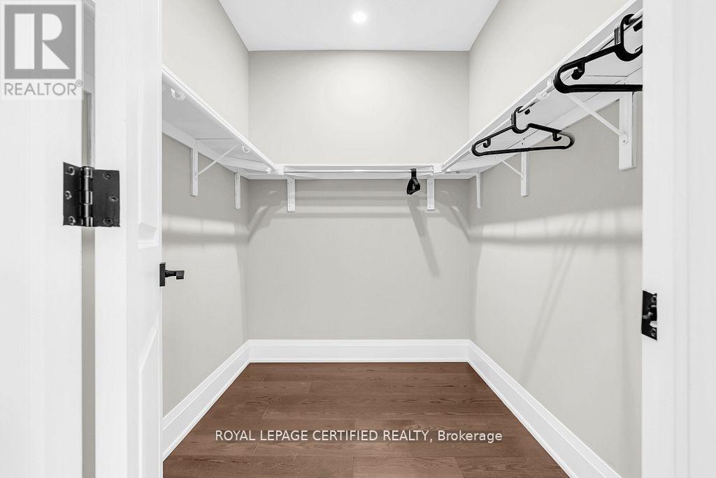 185 Burloak Drive, Oakville, Ontario  L6L 6S7 - Photo 34 - W12854104