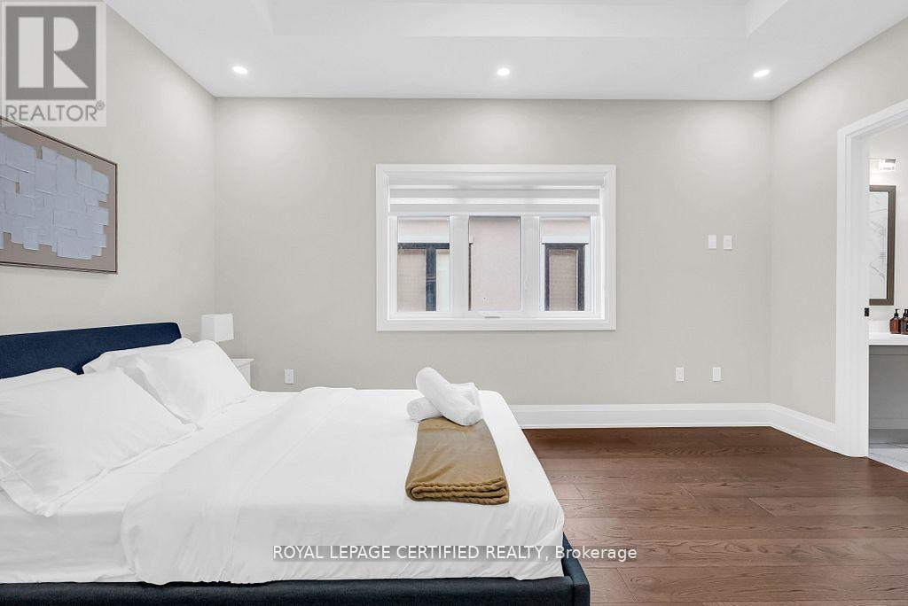 185 Burloak Drive, Oakville, Ontario  L6L 6S7 - Photo 35 - W12854104