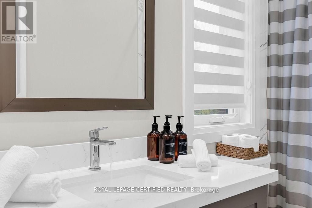 185 Burloak Drive, Oakville, Ontario  L6L 6S7 - Photo 39 - W12854104