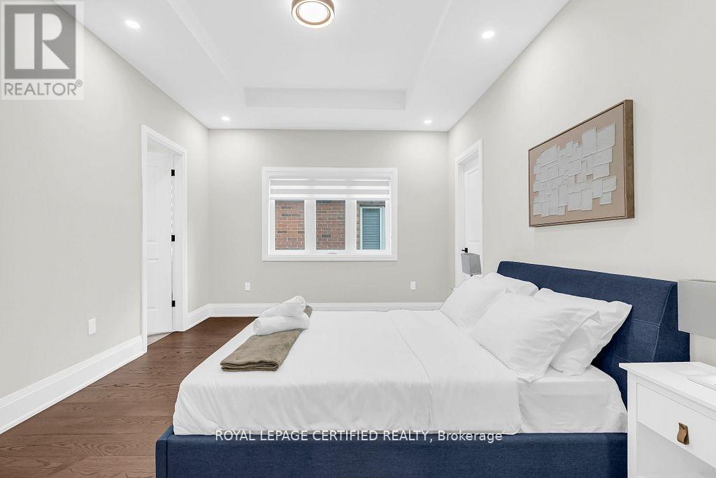 185 Burloak Drive, Oakville, Ontario  L6L 6S7 - Photo 41 - W12854104