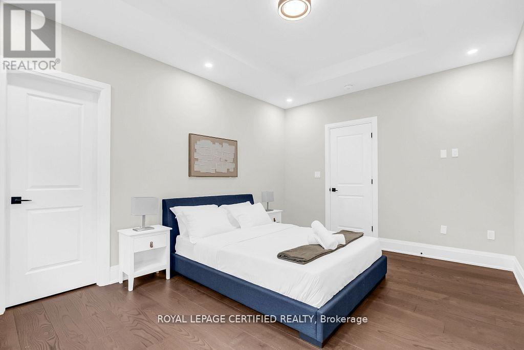 185 Burloak Drive, Oakville, Ontario  L6L 6S7 - Photo 42 - W12854104