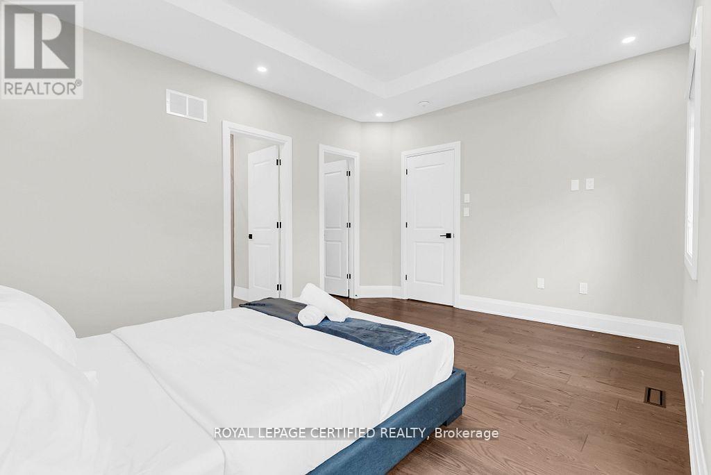 185 Burloak Drive, Oakville, Ontario  L6L 6S7 - Photo 45 - W12854104