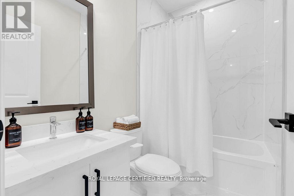 185 Burloak Drive, Oakville, Ontario  L6L 6S7 - Photo 46 - W12854104