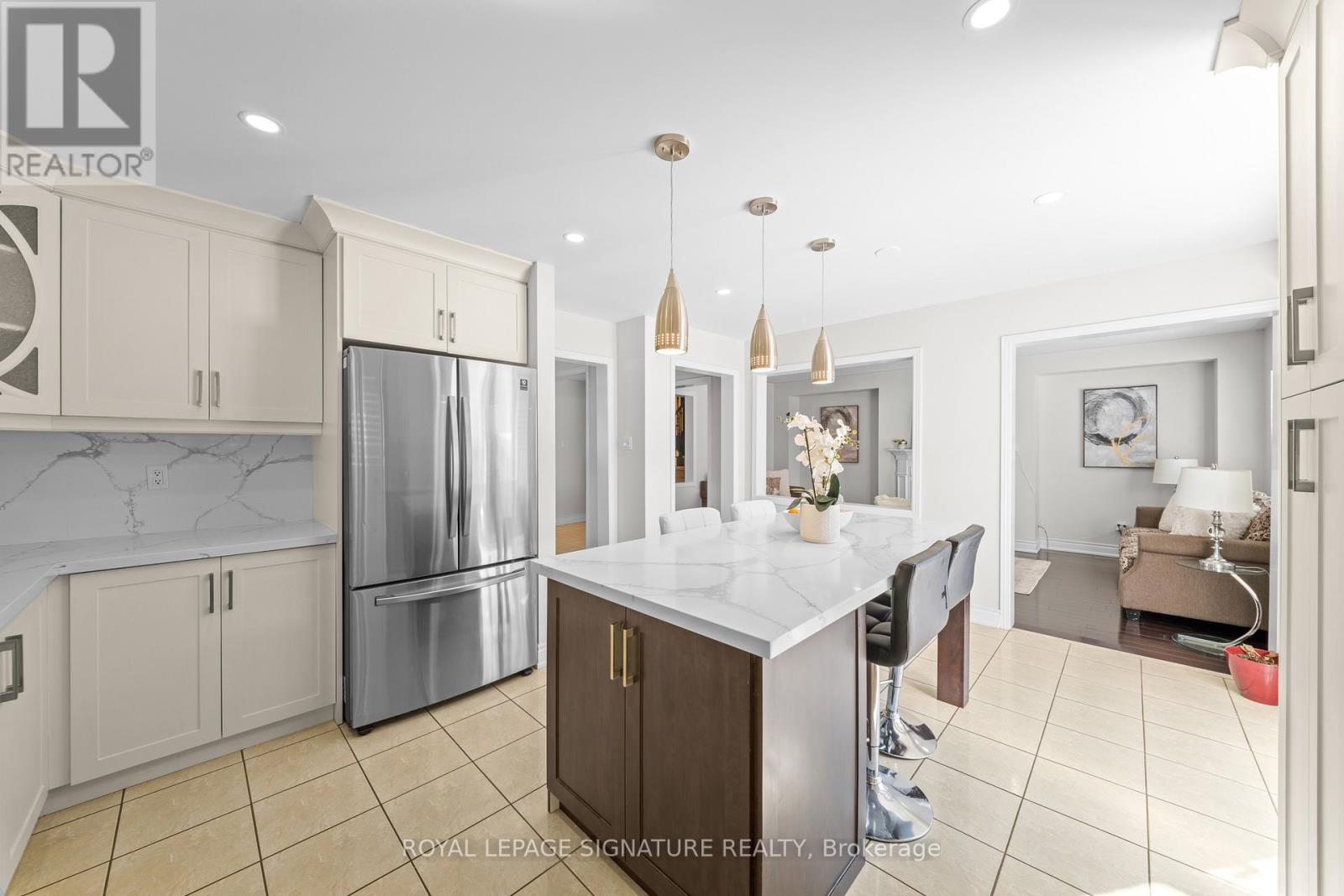 16 Newark Way, Brampton (Fletcher's Meadow), Ontario  L7A 2V1 - Photo 12 - W12854130