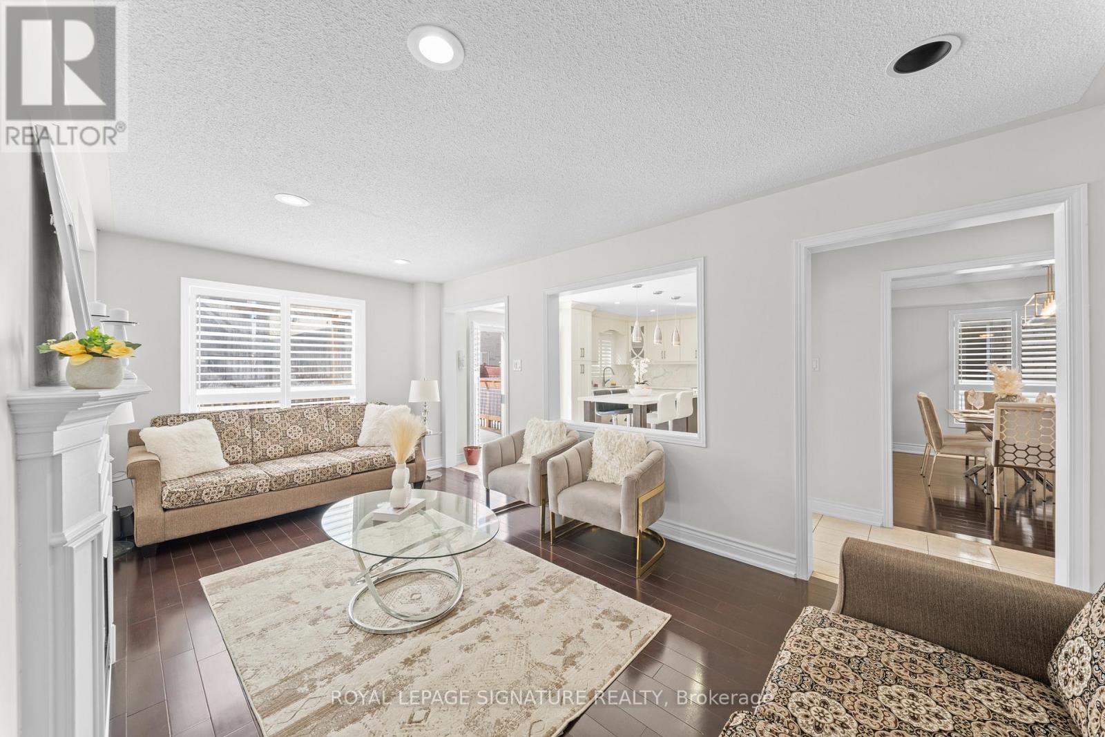 16 Newark Way, Brampton (Fletcher's Meadow), Ontario  L7A 2V1 - Photo 15 - W12854130