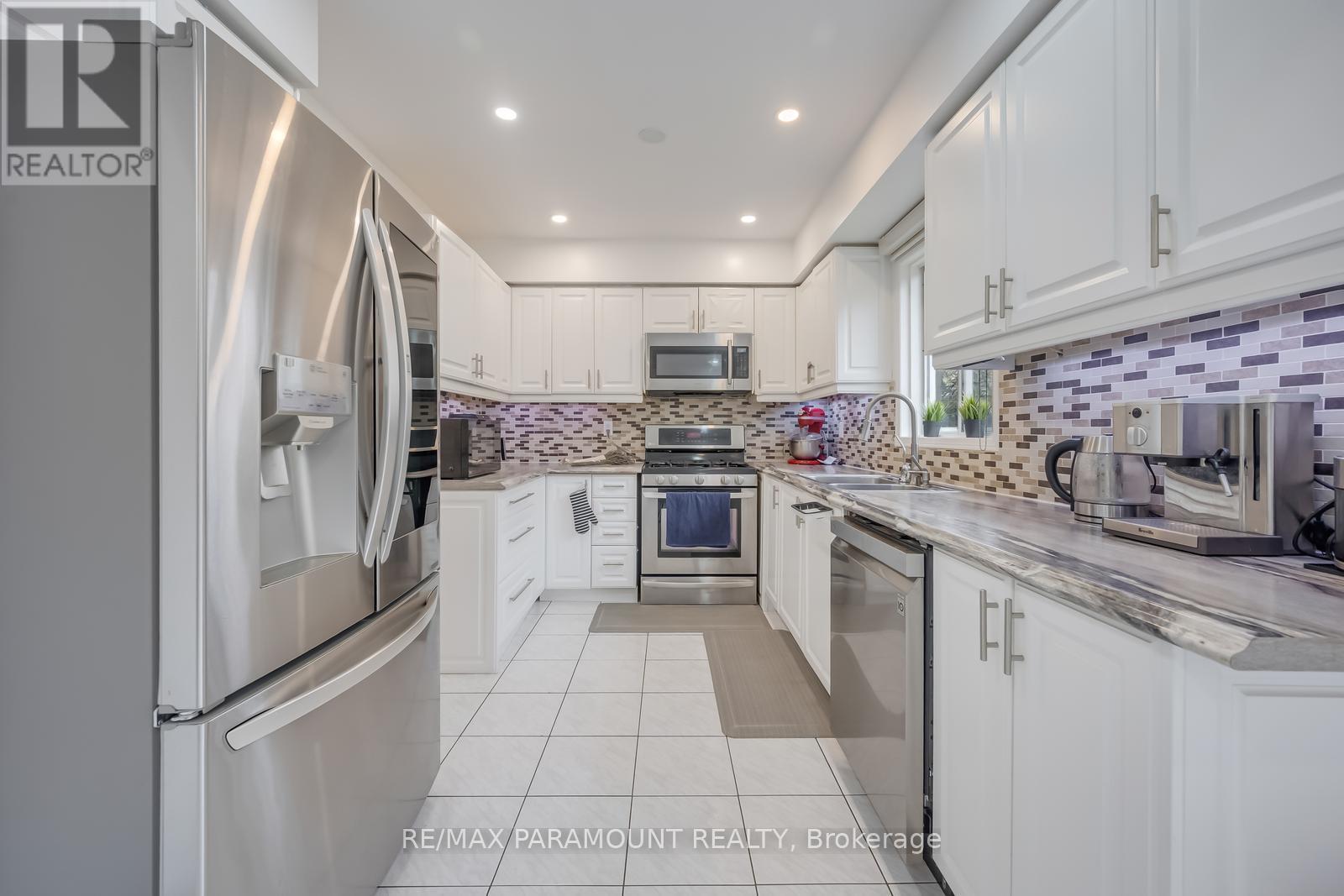 6371 Ormindale Way, Mississauga (East Credit), Ontario  L5V 1J2 - Photo 15 - W12854162