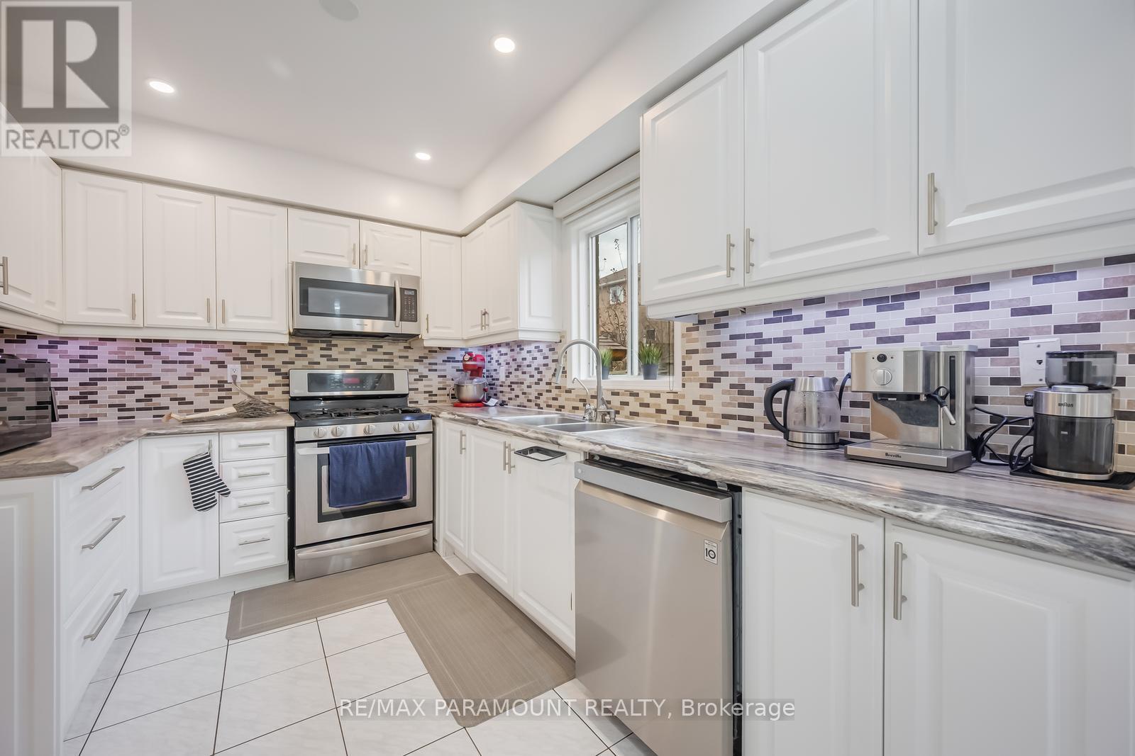 6371 Ormindale Way, Mississauga (East Credit), Ontario  L5V 1J2 - Photo 17 - W12854162