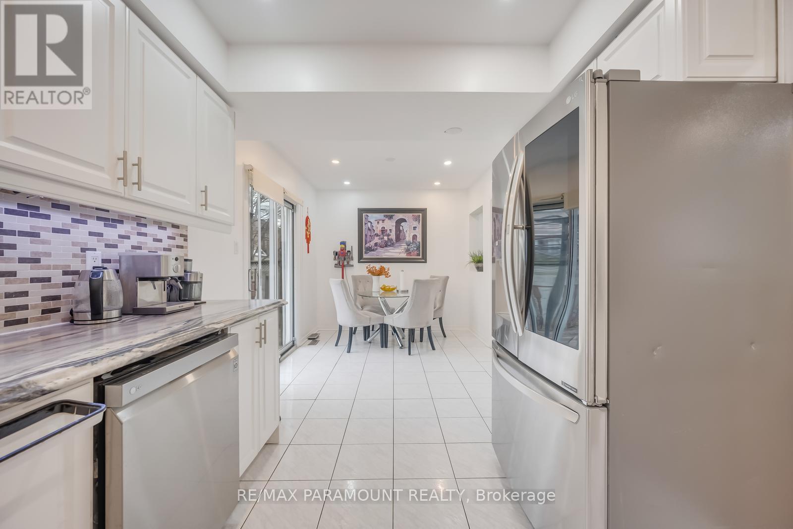 6371 Ormindale Way, Mississauga (East Credit), Ontario  L5V 1J2 - Photo 18 - W12854162